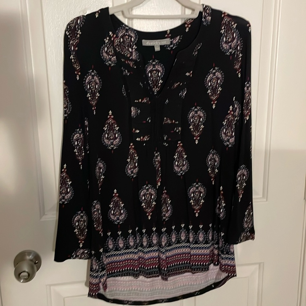 Long sleeve knit blouse